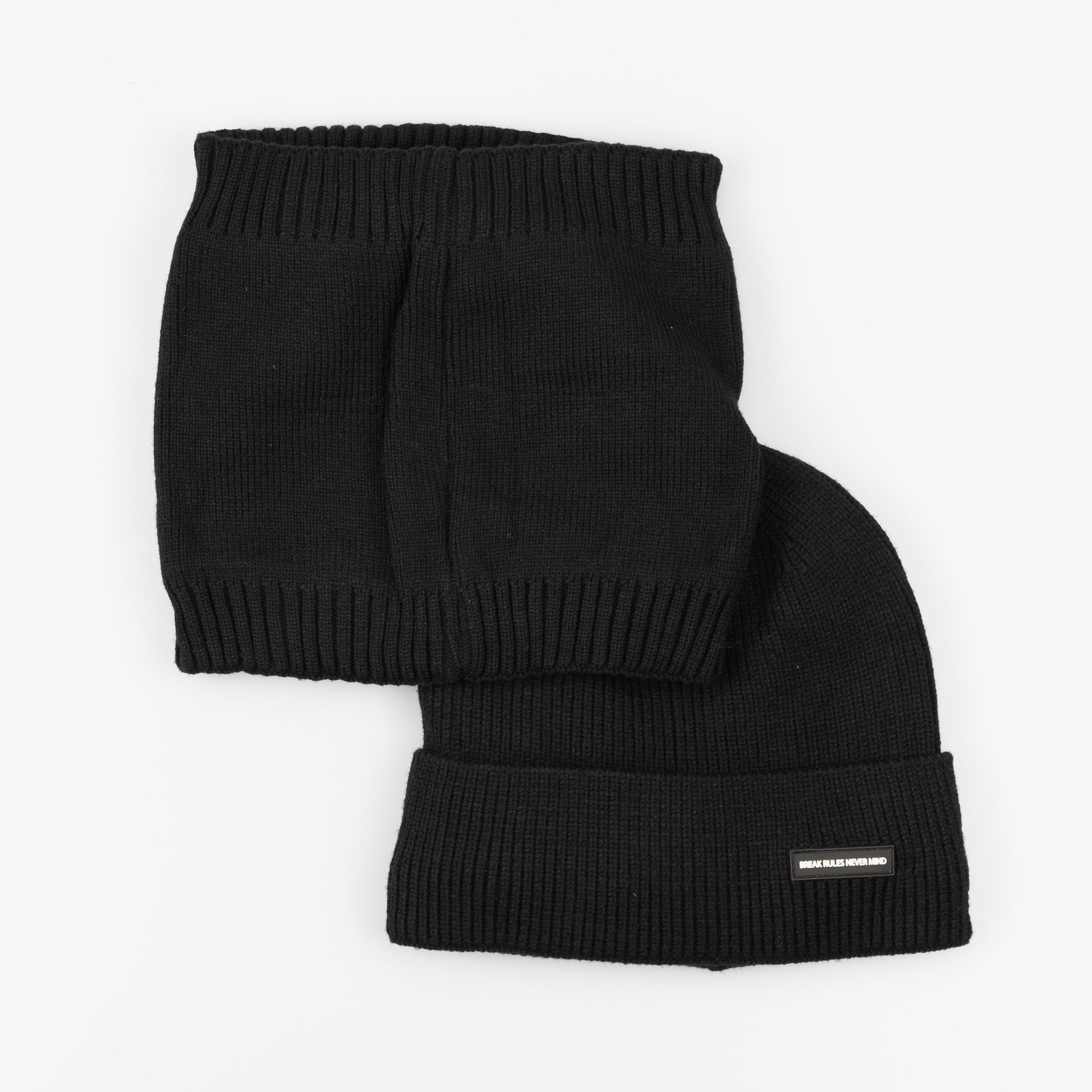 Cappello con scaldacollo 