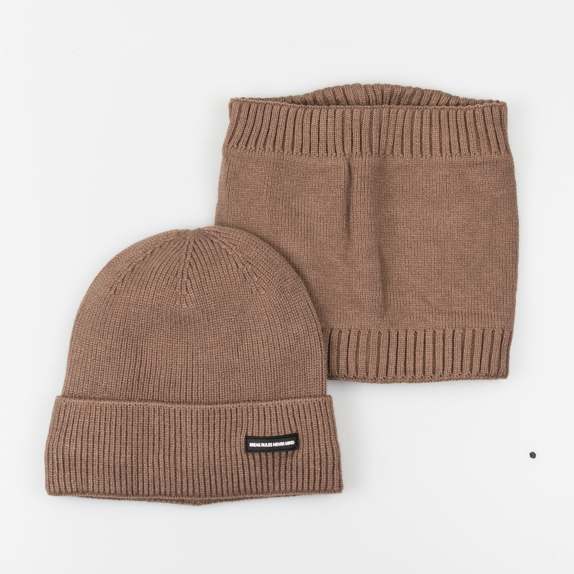 Cappello con scaldacollo 